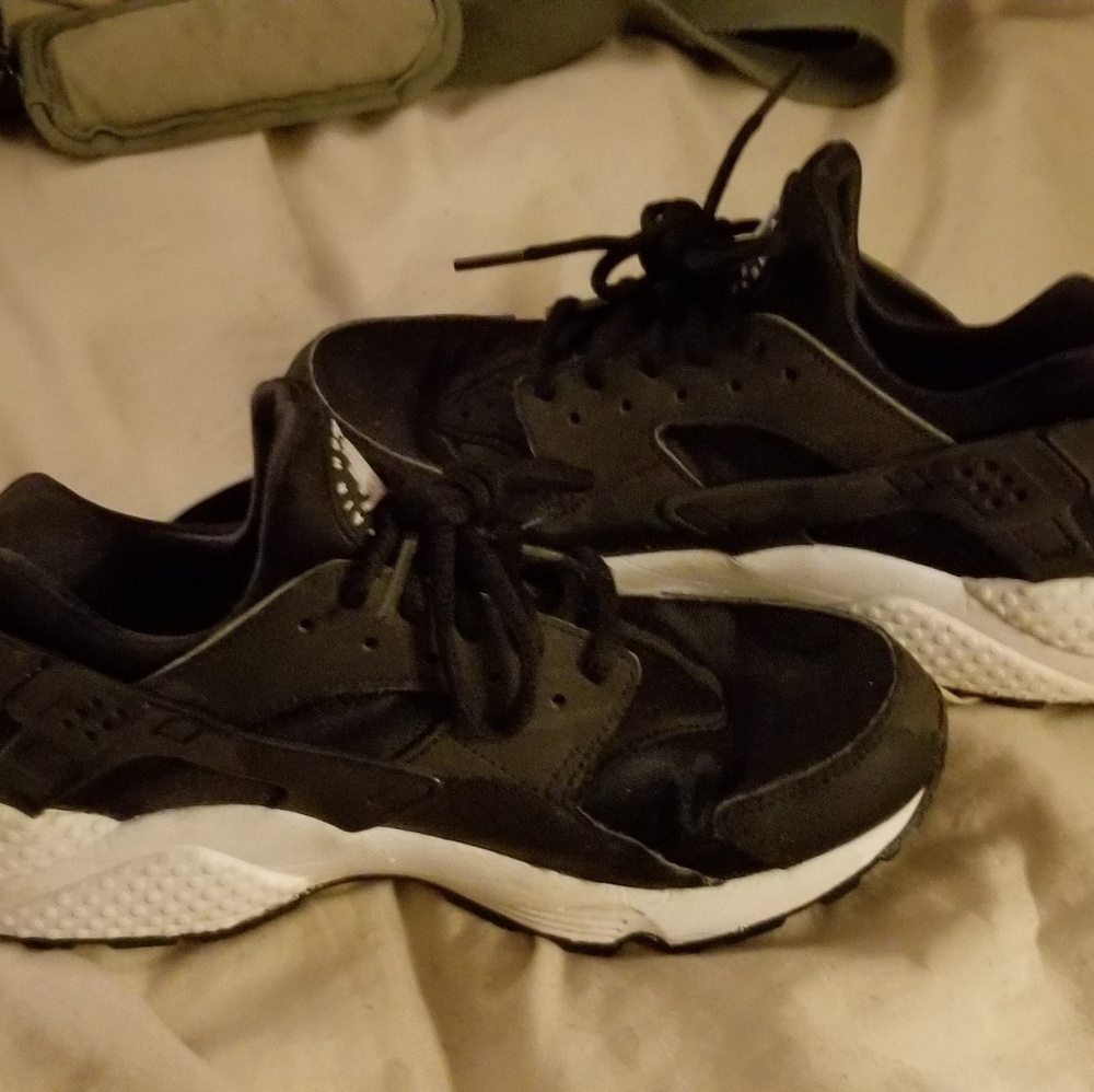 Black Huraches